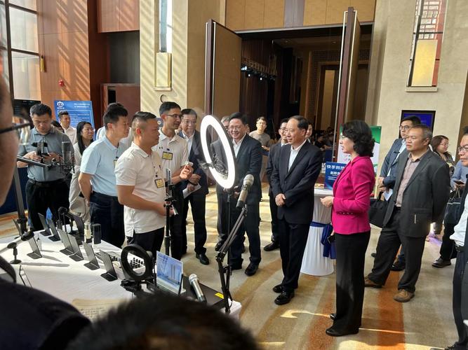 广东省贸促会与江门市政府联合举办跨境电商助力“百千万工程”江门产方峰科技活动